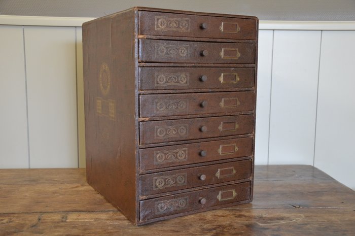 Louis Vuitton - yarn closet / haberdashery chest with eight drawers


