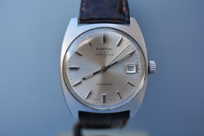 Pontiac Hydraulics Memo Date, men's wristwatch from the 60s with date function.