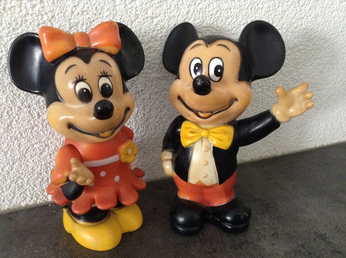 Disney - Mickey & Minnie Mouse 2 old vintage penny banks in the shape of Mickey Mouse and Minnie Mouse.