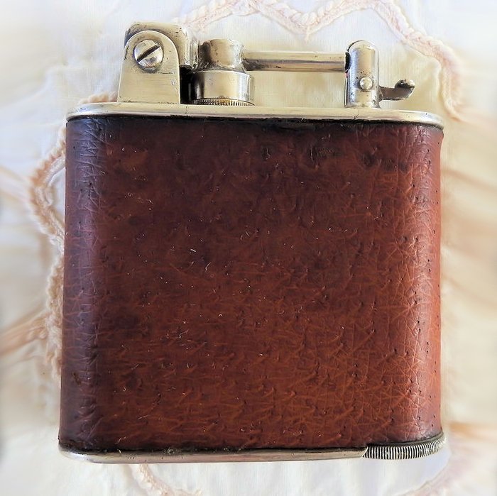 Ancien briquet de table lighter automatique Lancel essence vintage gainé cuir