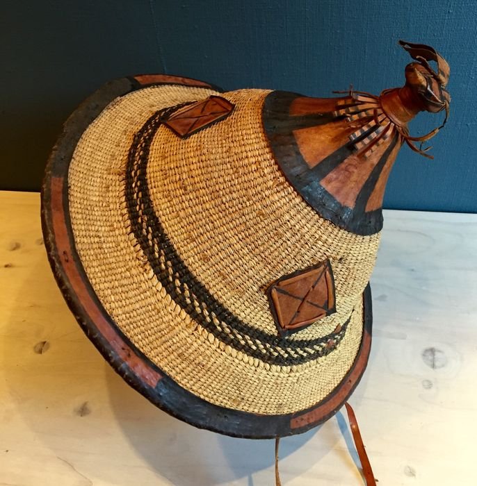 Afrique de l'Ouest - beau chapeau de berger de la tribu FULANI