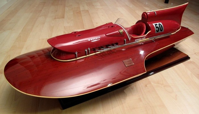 Timossi-Ferrari Arno XI Racing Hydroplane