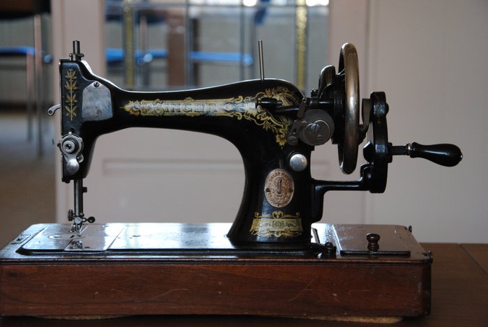 Antigua máquina de coser Singer - 1918