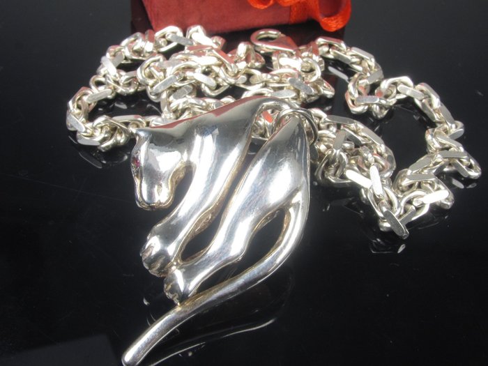 Pendentif en argent « puma à rubis » sur collier - Catawiki