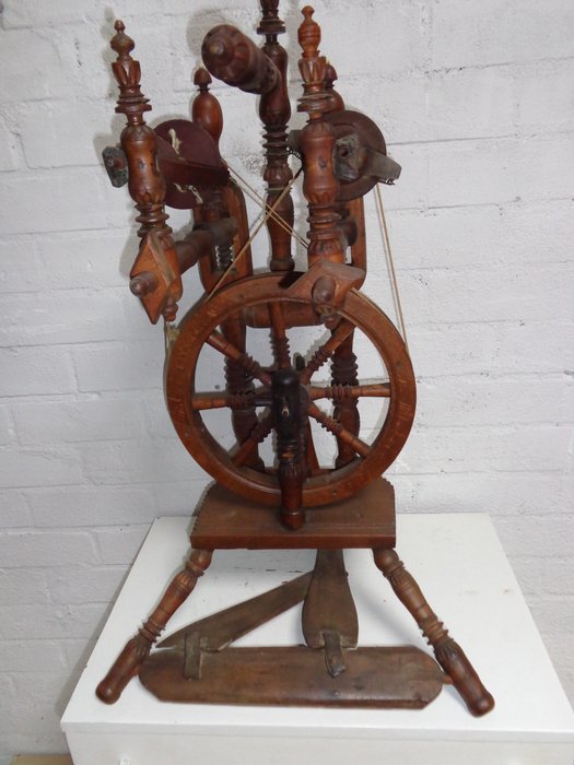 19th century spinning wheel (Schippertje)