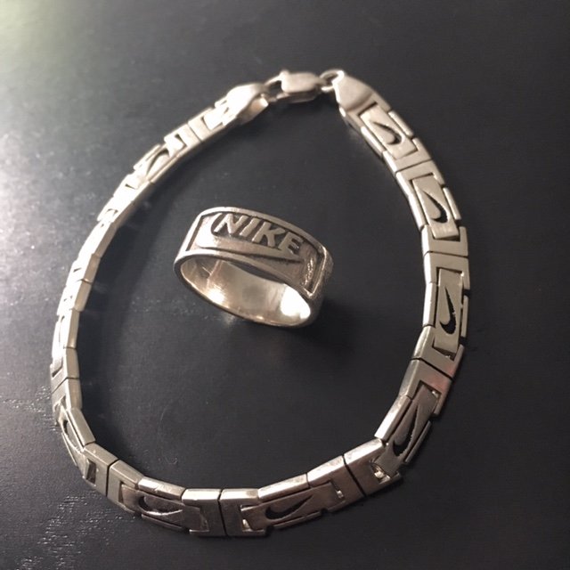 Bracciale e anello, in argento 925, della NIKE - Catawiki