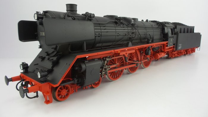 Spur 1 - Märklin -  55900 - Dampflokomotive mit Tender BR 01 der DB