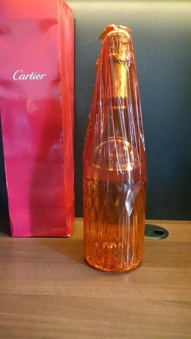 Cartier Champagne edizione per il 100° anniversario in bottiglia di cristallo.