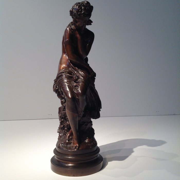 "Mathurin Moreau" (1822-1912) - well cast patined bronze of a young woman - France - second half XIXth century