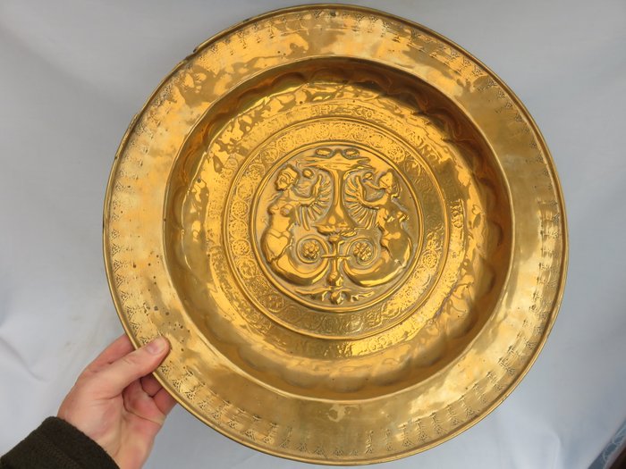 Large beautifully decorated brass baptismal dish with text - Nuremberg, Germany - 16th century

