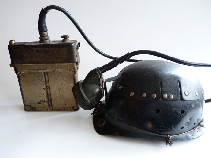 Miners helmet and lamp with battery from the Koempels from Limburg
