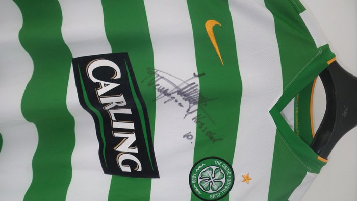 Celtic football shirt - Jan Vennegoor of Hesselink - shirt signed by Jan Vennegoor of Hesselink - back number 10

