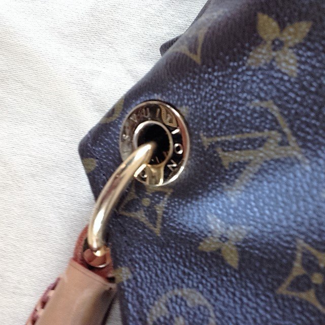 Louis Vuitton Artsy MM – Handbag / Shoulderbag – with shoulder strap - Catawiki