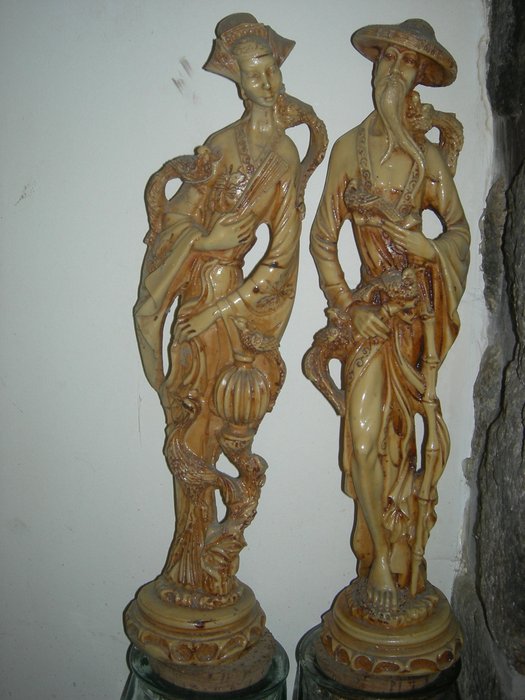 Large statuettes Chinese couple