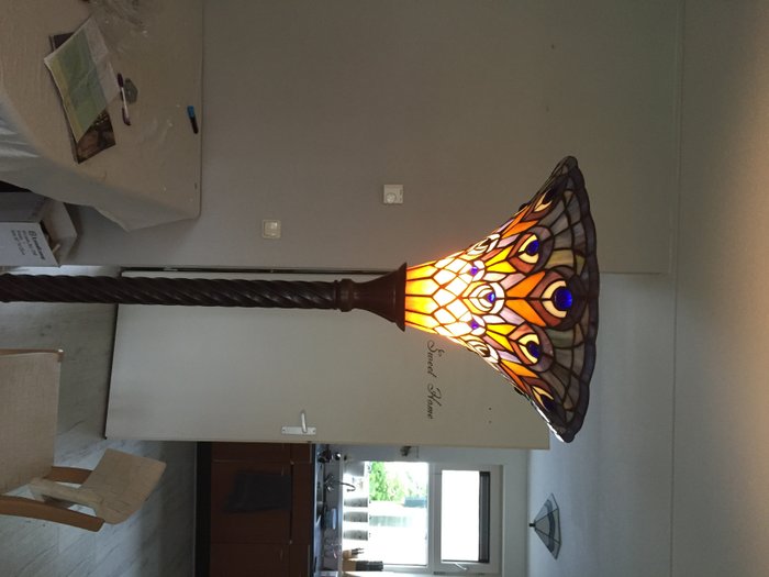 Tiffany Style Floor Lamp With Peacock Eyes Of 182 Cm Catawiki
