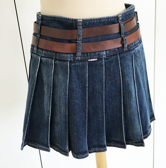 Burberry - Denim pleated skirt - Catawiki