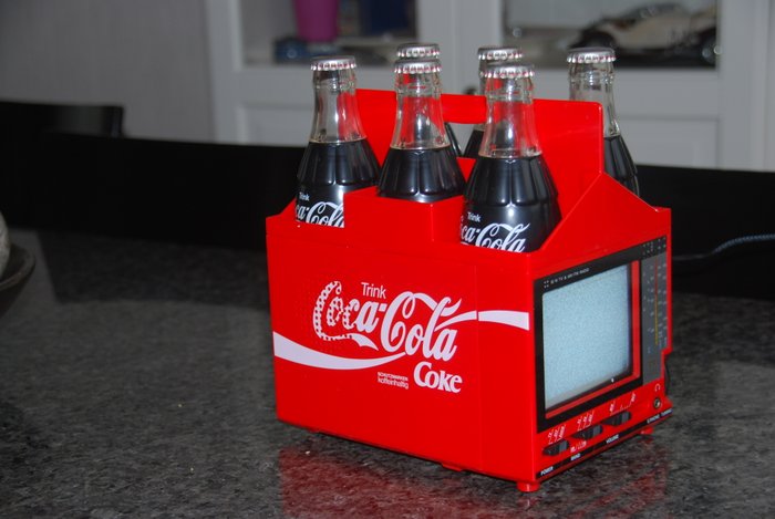 Coca Cola - rarissimo tv-radio a forma di confezione da sei di Coca Cola 