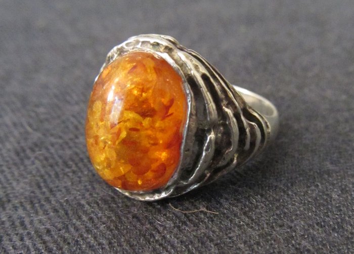 Amber ring old silver 