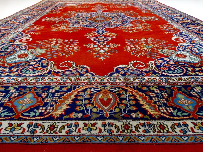 tapis oriental indo tabriz rouge