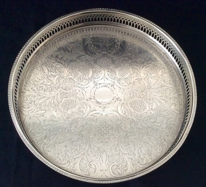 Beautiful Cavalier silver-plated tray, made in England 