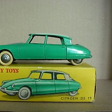 1/43 Dinky Toys ATLAS 24cp/522 Citroen DS 19 red 
