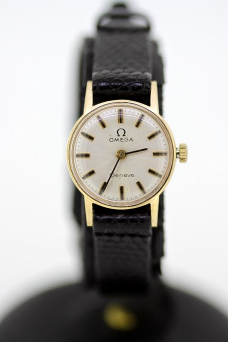 Omega – Geneve Ladies' 9 kt Gold Vintage Watch 