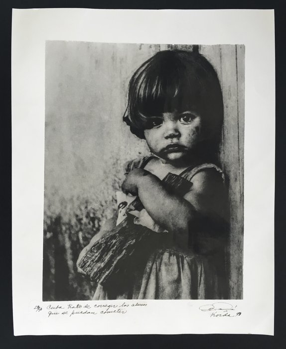 Alberto Korda (1928 - 2001) 'La Niña de la Muñeca de Palo "-Das Mädchen mit einem hölzernen Doll 1959 Pinar del Rio, Kuba

