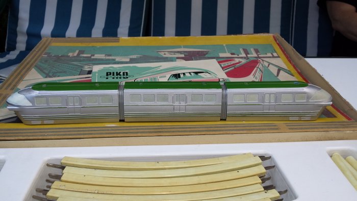 Piko H0 - Einschienenbahn-Packung mit dreiteiligem Zug