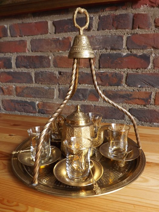 Turkish tea service tray for 5 people. solid copper