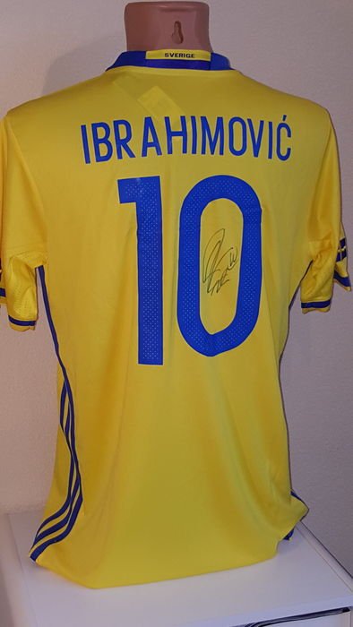 zlatan ibrahimovic autographed jersey