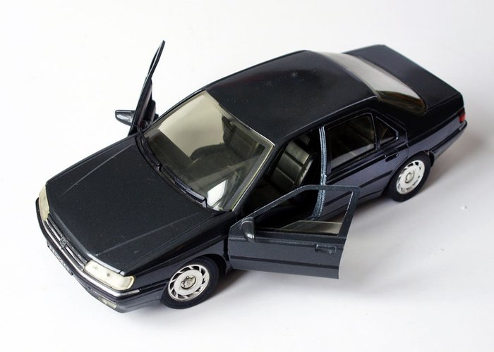 Solido - Scale 1/18 - Peugeot 605 
