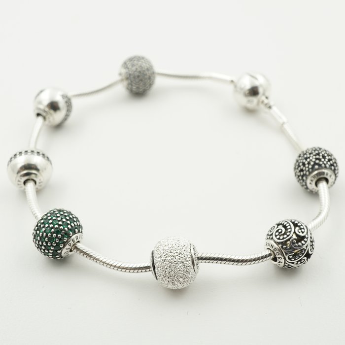 Pandora essence charm bracelet with 7 essence charms - Catawiki