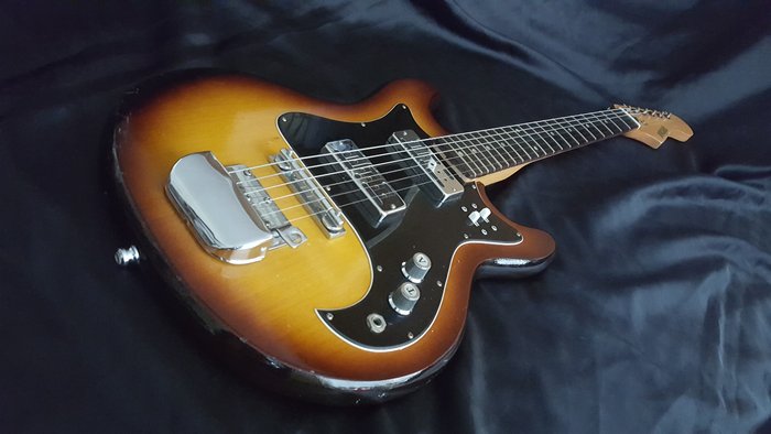Avora vintage electric guitar - 70's - Imported by A. Voerman