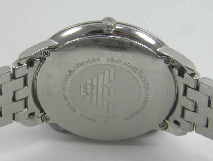ar1744 armani watch