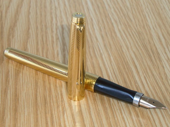 PARKER 75 Insignia Cisele 14K Gold Filled with Gold NIB Fountain Pen