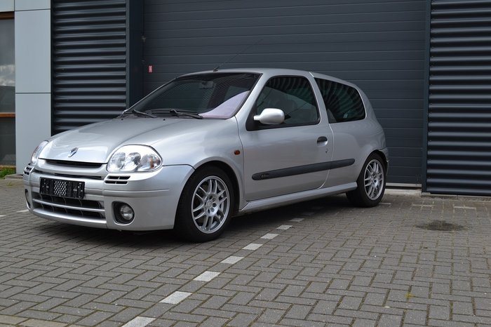 Renault - Clio RS 2,0 l 16V 169 PS - 2000

