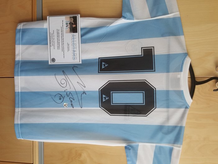 Diego Maradona - Camiseta Argentina 1986 - original firmada - modelo del mundial 1986 + Certificado de autenticidad 


