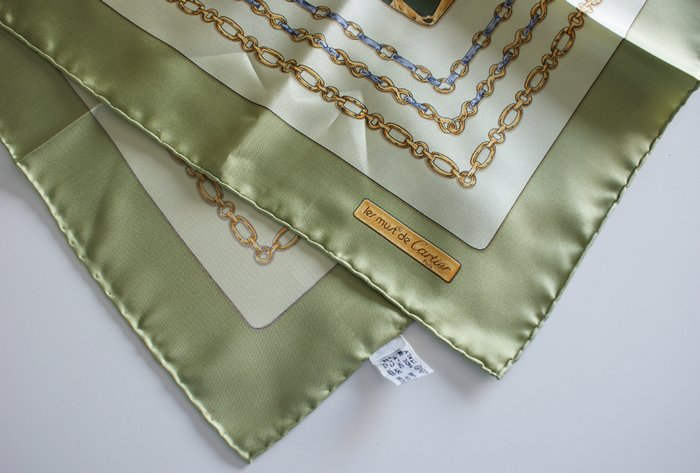 Les Must de Cartier – silk scarf - Catawiki