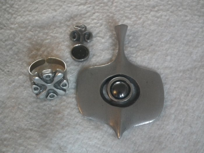 Eivind Hillestad Norway, marked pewter pendant and ring, approx. 1970