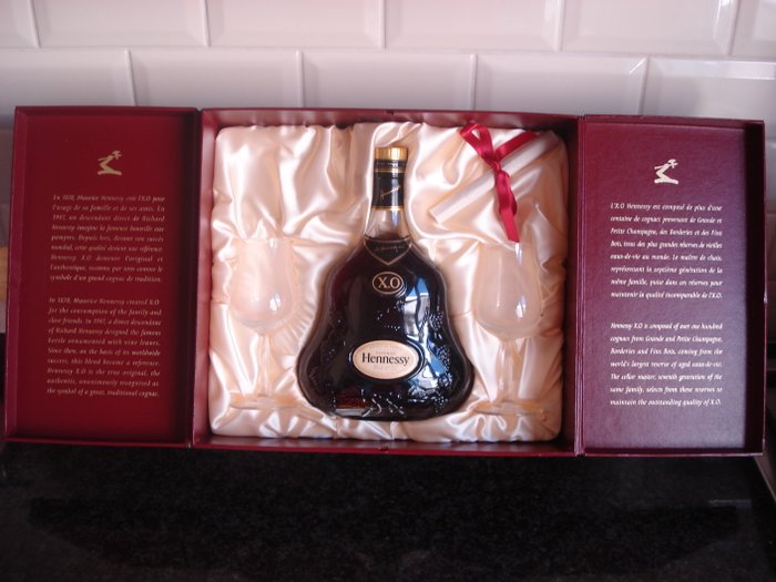 Cognac Hennessy X O In Luxurious Gift Box Including Two Gl