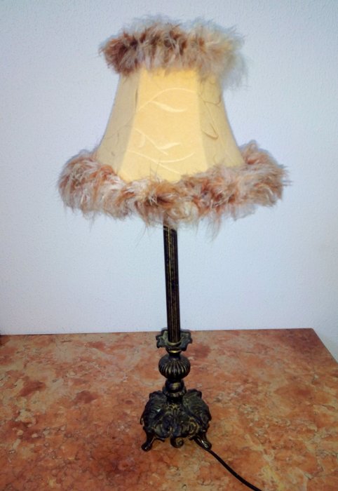 Shabby Chic Feather Table Lamp, Shabby Chic Feather Table Lamp