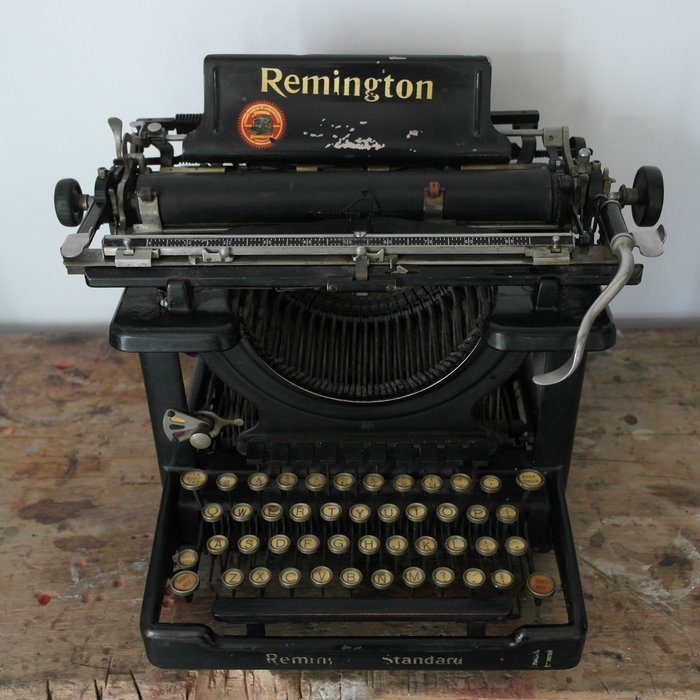This beautiful REMINGTON Standard 11, typewriter has the serial number RA 9...