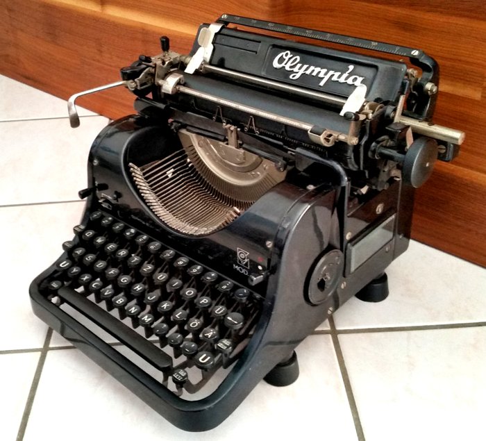 Typewriter Olympia Model 8- A.G. Erfurt- Germany