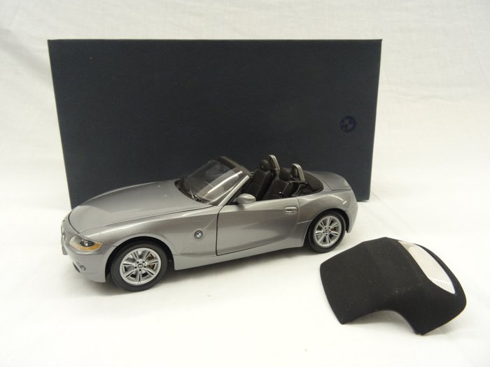 Kyosho - Scale 1/18 - BMW Z4 (E85) roadster - Colour Grey