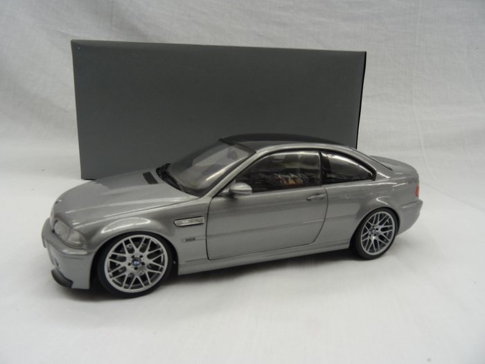 Kyosho - Maßstab 1/18 - BMW M3 (E46) CSL - Farbe grau

