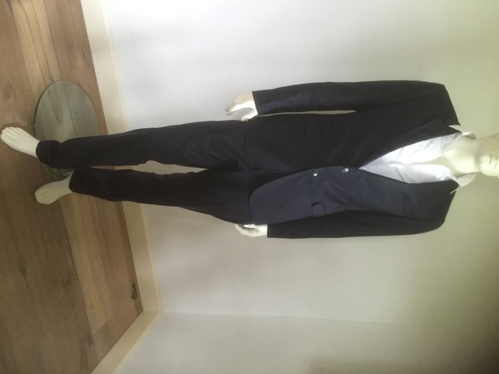 tommy hilfiger suit quality