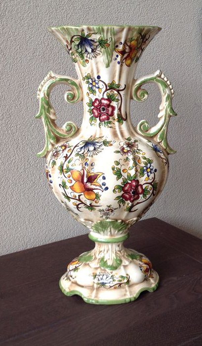 Capodimonte vase - Italy - second half of 20th century

