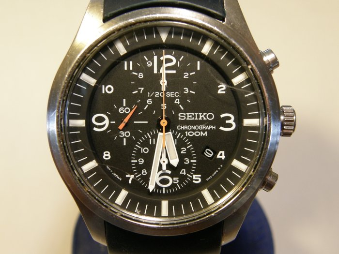 SEIKO MEN'S BIG MILITARY CHRONOGRAPH WITH DATE 7T92-0JS0 - Catawiki