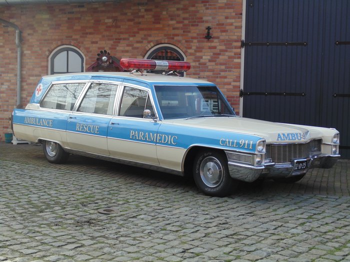 Cadillac - Superior - ambulancia / coche fúnebre - 1965

