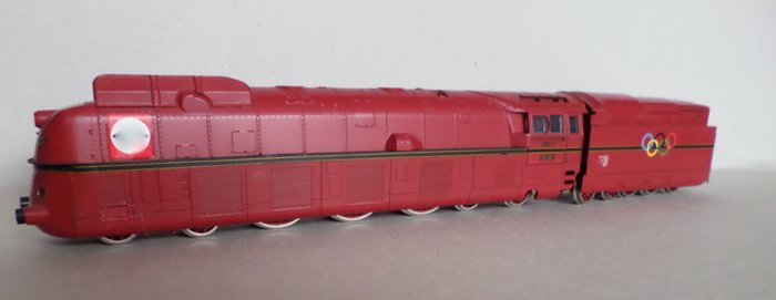 Liliput H0 - 10501 - steam locomotive BR05 of the DRG, red and streamline upholstery